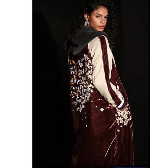 Free People Sundown Velvet Duster Jacket Embroidered Floral Bomber Kimono - Picture 3 of 5
